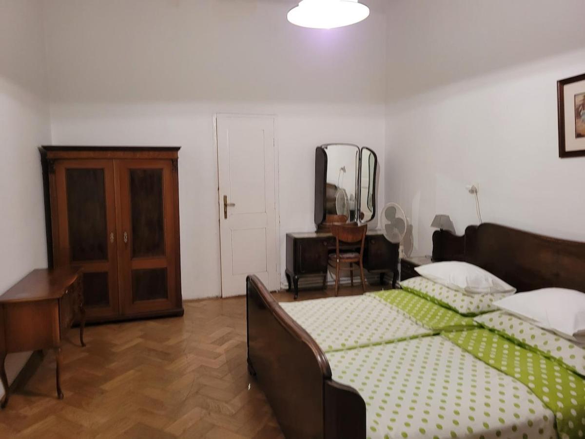 Bright 2bdr Sleeps 8 Near Center M1 Prague