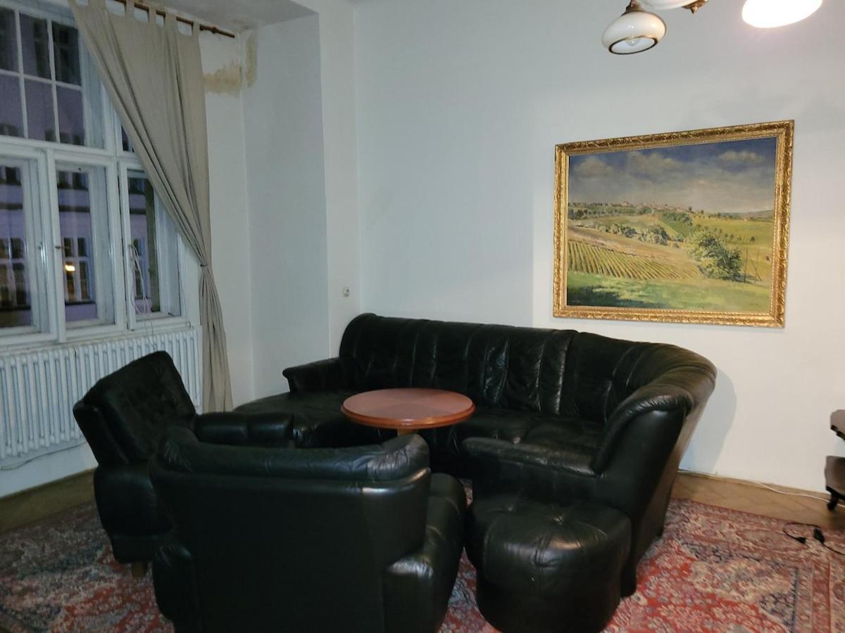 Bright 2bdr Sleeps 8 Near Center M1
