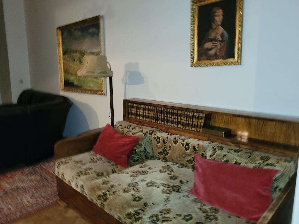 Apartment Bright 2bdr Sleeps 8 Near Center M1 *